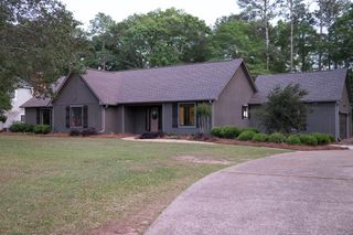 1605 Selkirk, Dothan, AL 36303