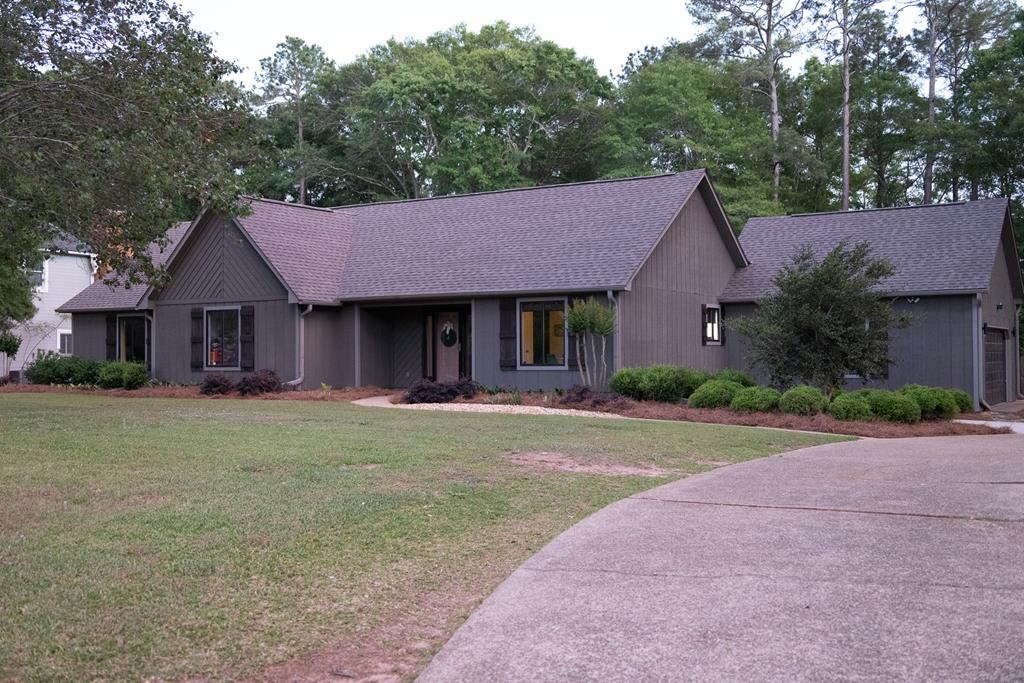 1605 Selkirk, Dothan, AL 36303