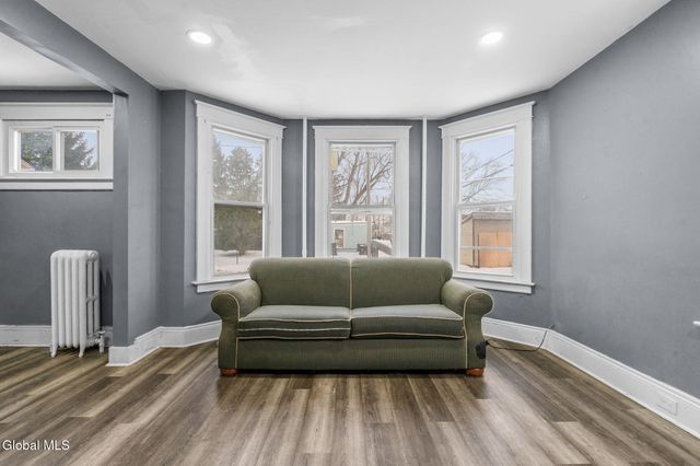 21 120th Street, Troy, NY 12182