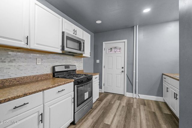 21 120th Street, Troy, NY 12182