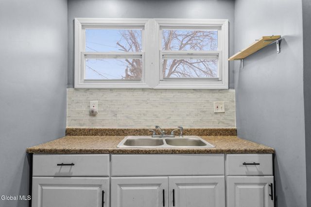 21 120th Street, Troy, NY 12182