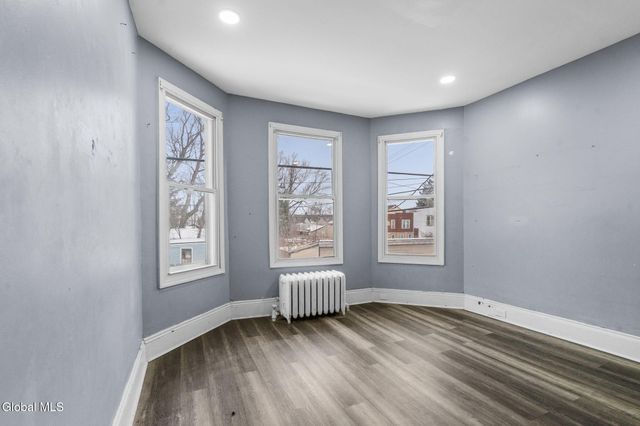 21 120th Street, Troy, NY 12182