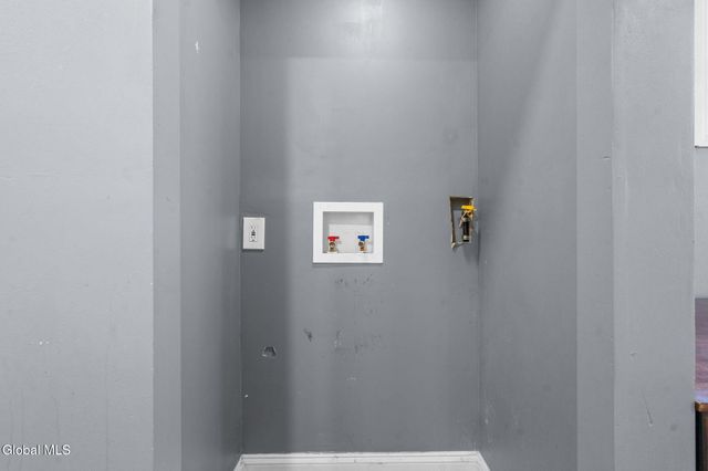 21 120th Street, Troy, NY 12182