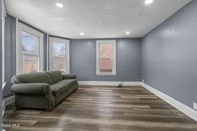 21 120th Street, Troy, NY 12182