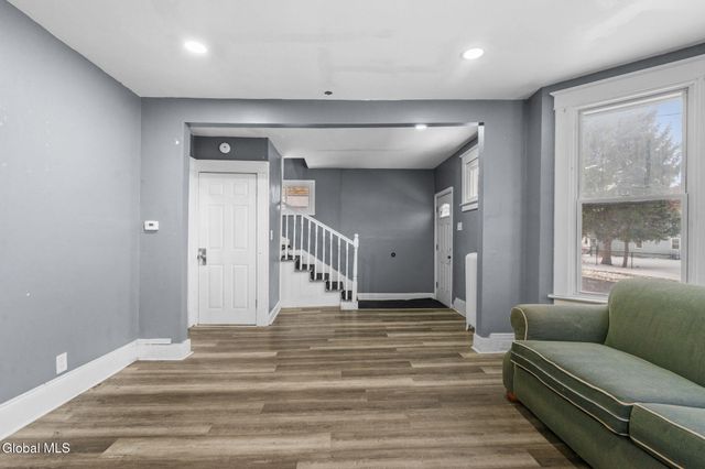 21 120th Street, Troy, NY 12182