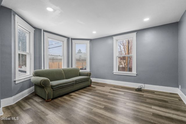 21 120th Street, Troy, NY 12182