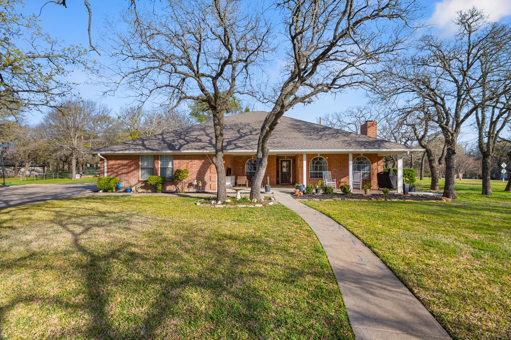 106 Mariah Drive, Weatherford, TX 76087