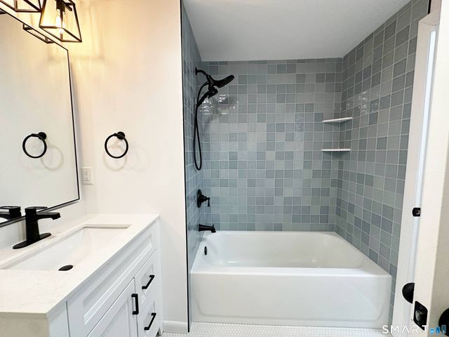 148 Hyde Road, West Hartford, CT 06117