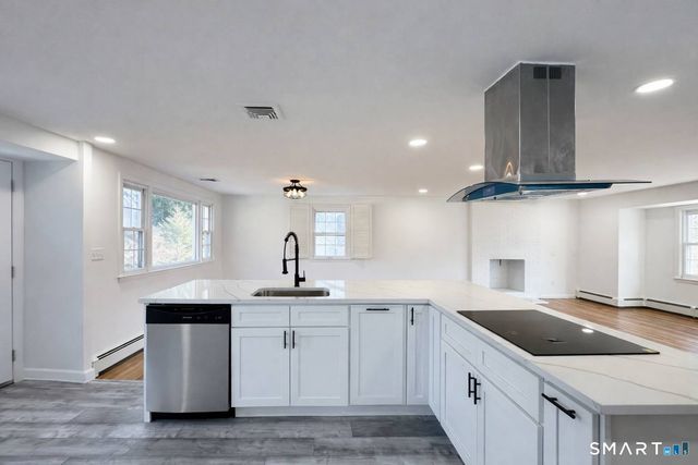 148 Hyde Road, West Hartford, CT 06117