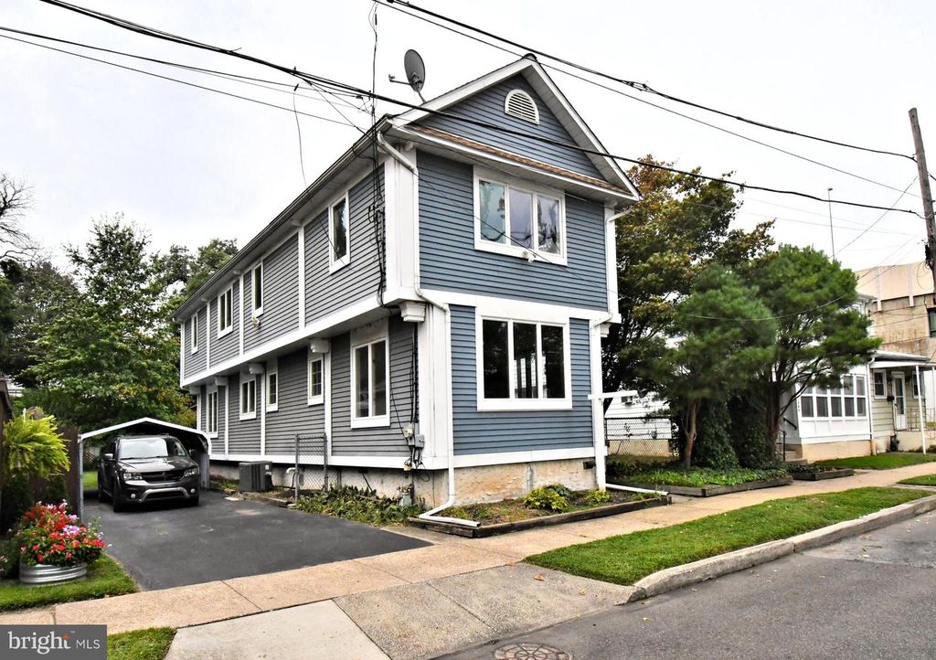 209 S DELMORR AVE, Morrisville, PA 19067