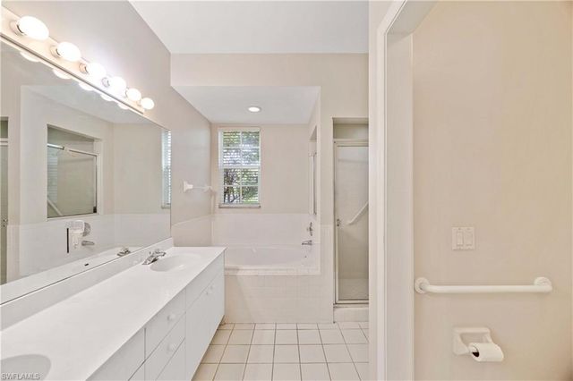 7822 Gardner Dr Unit 101, Naples, FL 34109
