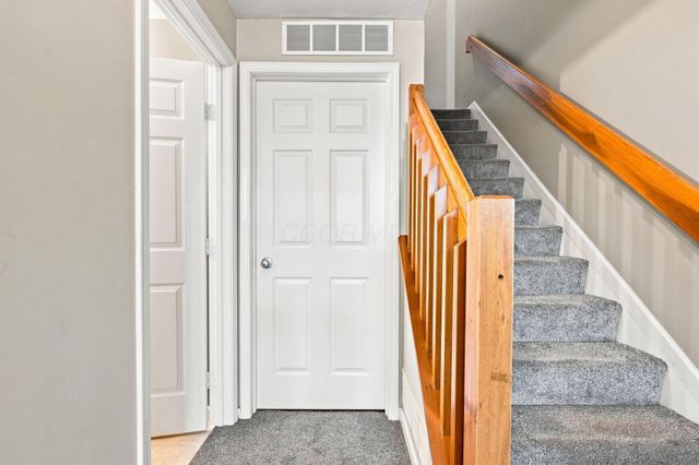 6058 Phar Lap Drive, 17, New Albany, OH 43054