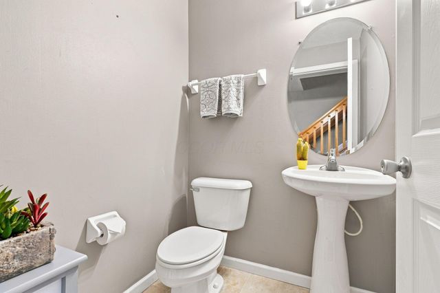 6058 Phar Lap Drive, 17, New Albany, OH 43054