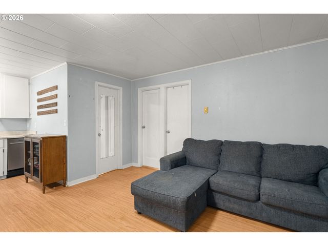 2946 E 1ST Ave, Camas, WA 98607