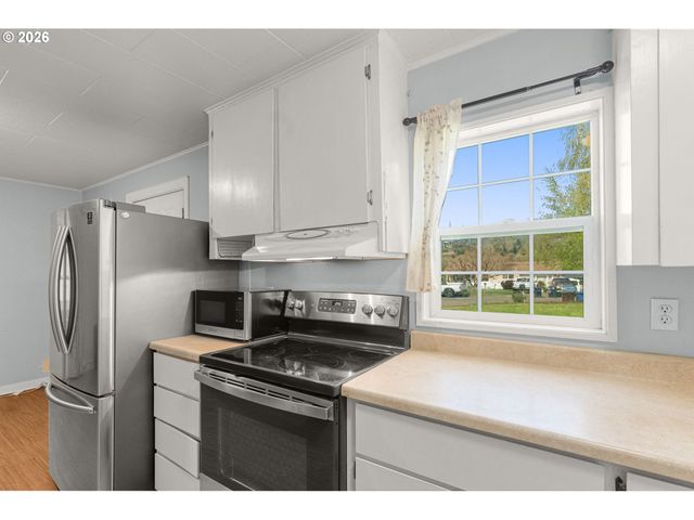 2946 E 1ST Ave, Camas, WA 98607