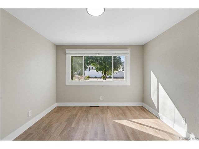 610 6th St, Bennett, CO 80102