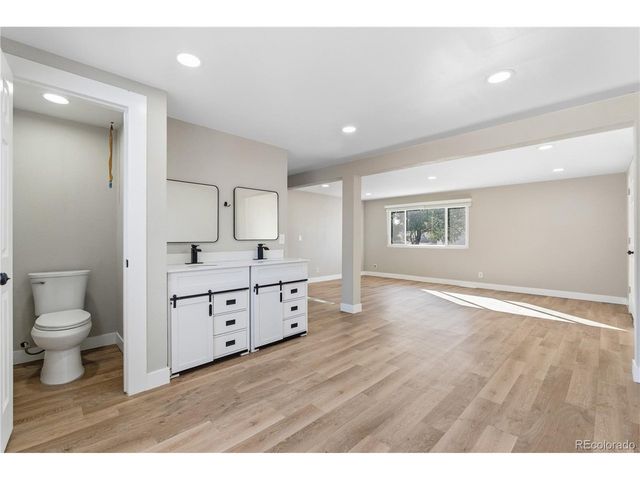 610 6th St, Bennett, CO 80102