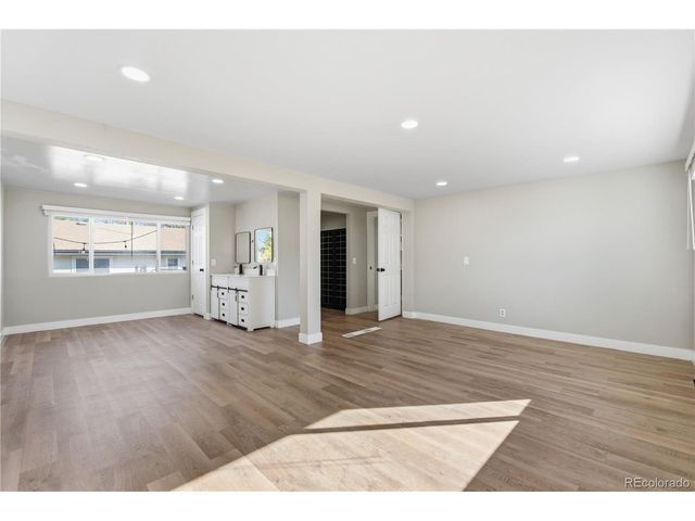 610 6th St, Bennett, CO 80102