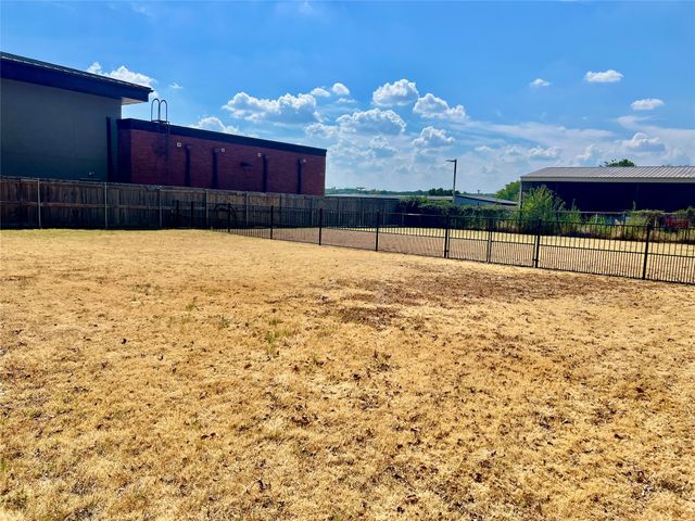 115 N Denton Street, Weatherford, TX 76086