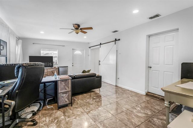 7211 NW 76th St, Tamarac, FL 33321