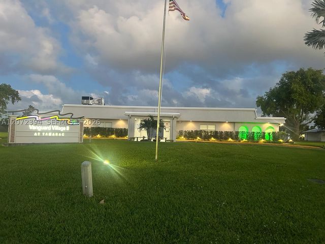 7211 NW 76th St, Tamarac, FL 33321