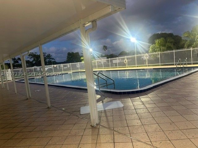 7211 NW 76th St, Tamarac, FL 33321