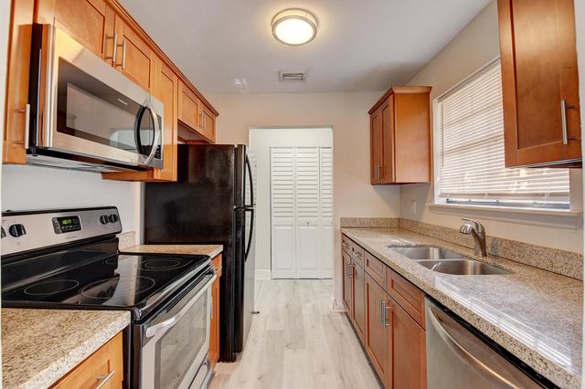 237 SW 11 Avenue, Delray Beach, FL 33444