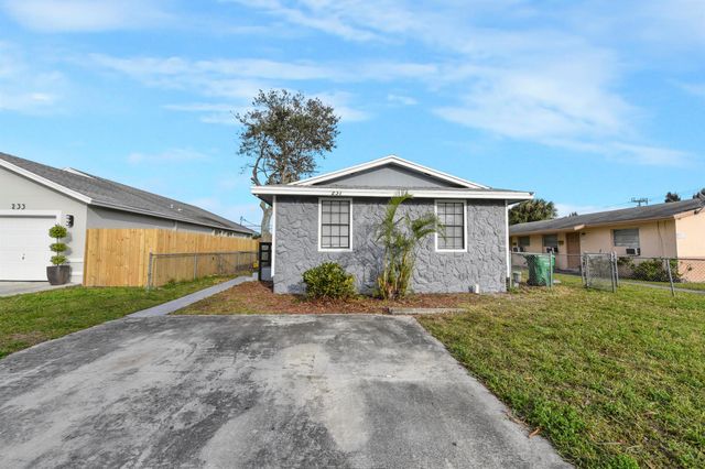 237 SW 11 Avenue, Delray Beach, FL 33444