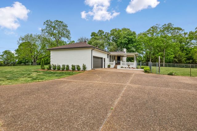 494 Eastover Rd, Lebanon, TN 37090