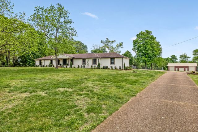 494 Eastover Rd, Lebanon, TN 37090