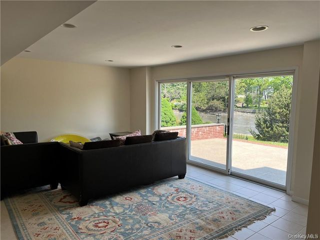 13 Dock Pathway, New Rochelle, NY 10801