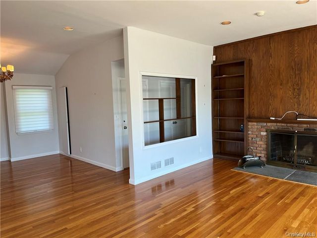 13 Dock Pathway, New Rochelle, NY 10801