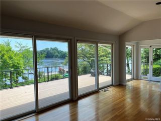 13 Dock Pathway, New Rochelle, NY 10801