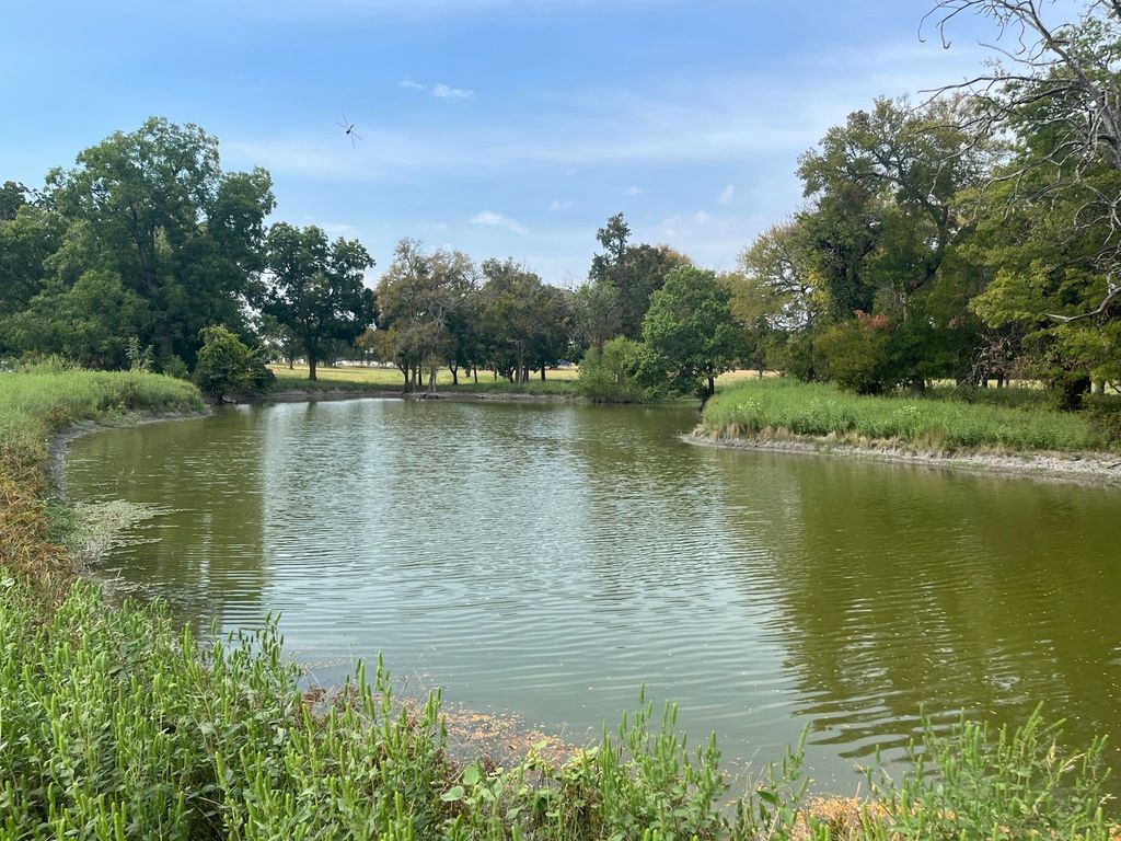 777 County Road 4715, Leonard, TX 75452