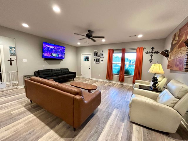 929 GRAND Avenue, Haskell, AR 72015