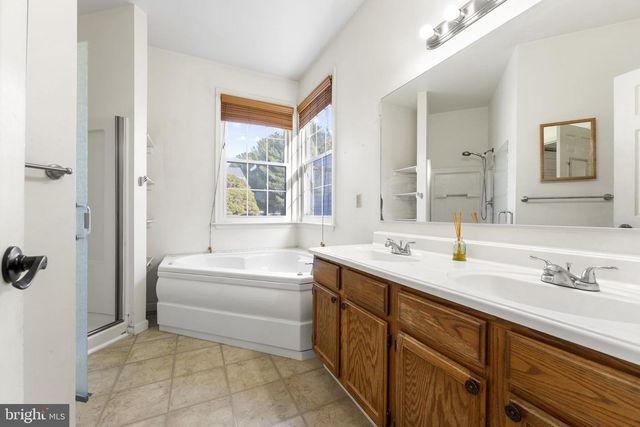 34 DEGAS CIR, Wilmington, DE 19808