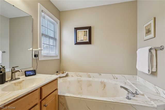 3 Wenden Court, Bratenahl, OH 44108