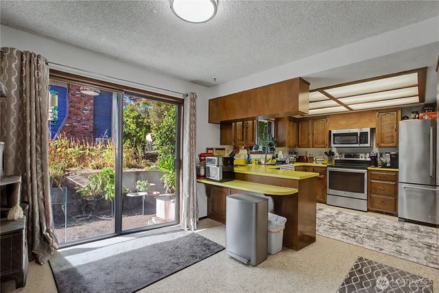 6411 Sierra Drive SE, Lacey, WA 98503