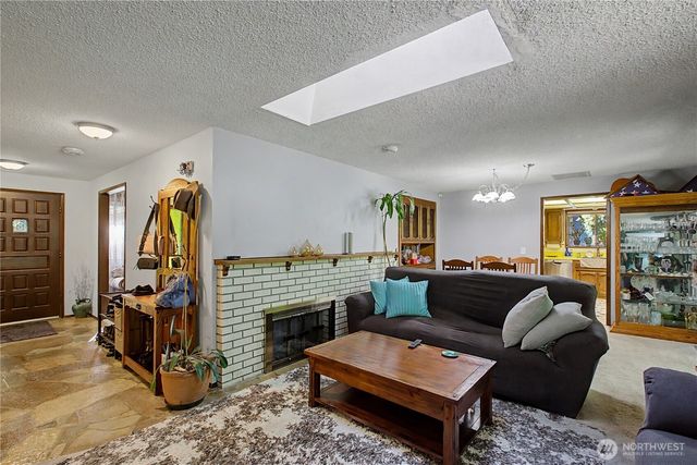6411 Sierra Drive SE, Lacey, WA 98503
