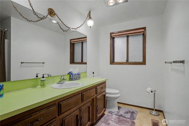6411 Sierra Drive SE, Lacey, WA 98503