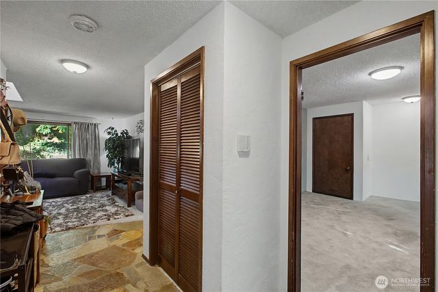 6411 Sierra Drive SE, Lacey, WA 98503