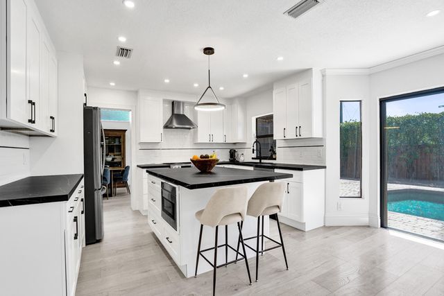 10650 Paris Street, Cooper City, FL 33026