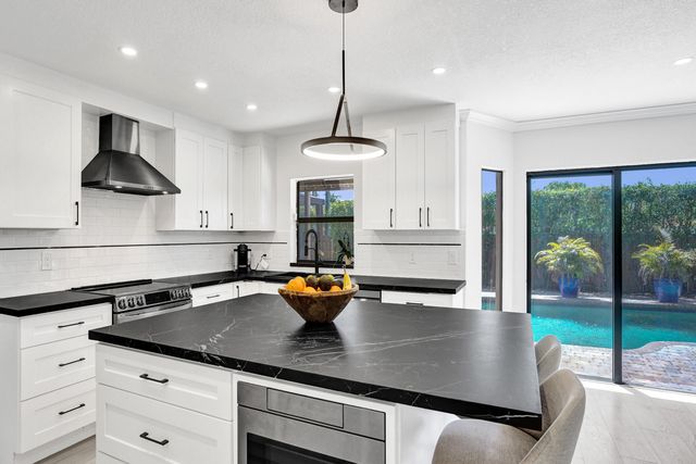 10650 Paris Street, Cooper City, FL 33026