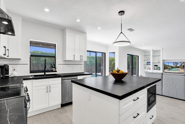 10650 Paris Street, Cooper City, FL 33026