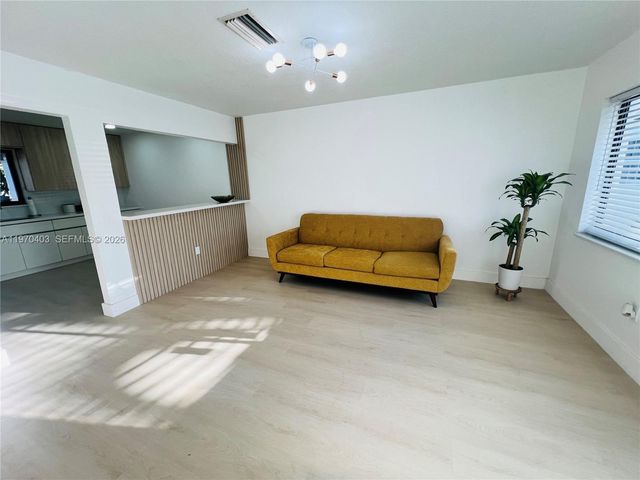 19133 NW 35th Ave, Miami Gardens, FL 33056