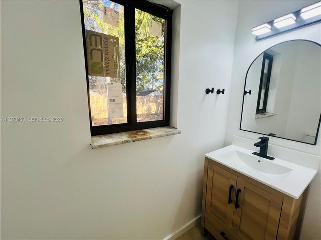 19133 NW 35th Ave, Miami Gardens, FL 33056