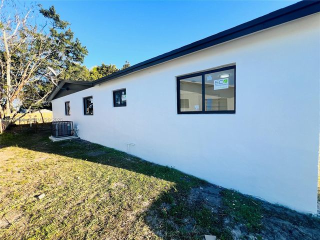 19133 NW 35th Ave, Miami Gardens, FL 33056