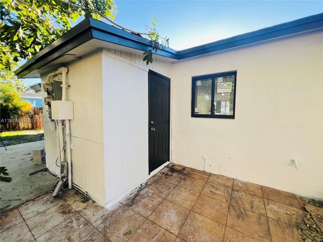 19133 NW 35th Ave, Miami Gardens, FL 33056