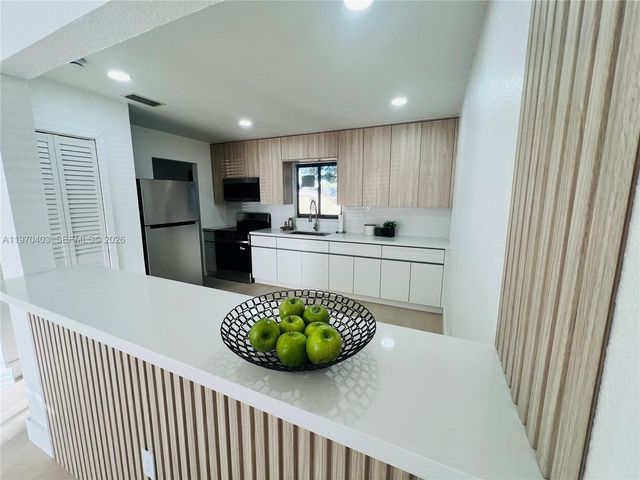 19133 NW 35th Ave, Miami Gardens, FL 33056