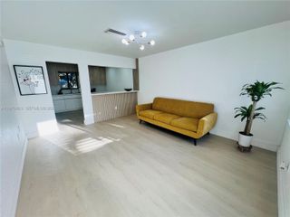 19133 NW 35th Ave, Miami Gardens, FL 33056